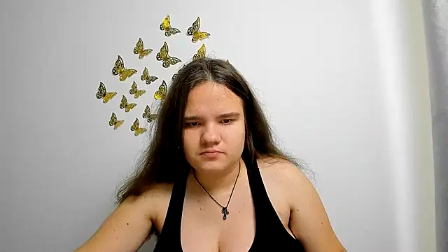 Snapshot of AdeleCruz chatting on 01/22/25, 01:11 AdeleCruz online show from 01/22/25, 01:11