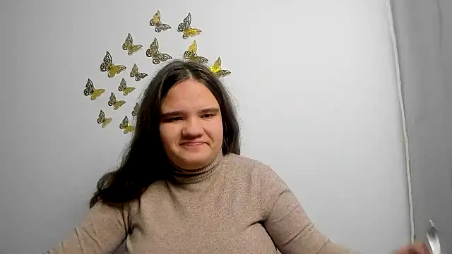 Snapshot of AdeleCruz chatting on 01/22/25, 04:23 AdeleCruz online show from 01/22/25, 04:23