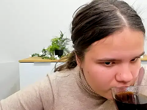 Snapshot of AdeleCruz chatting on 01/25/25, 04:13 AdeleCruz online show from 01/25/25, 04:13