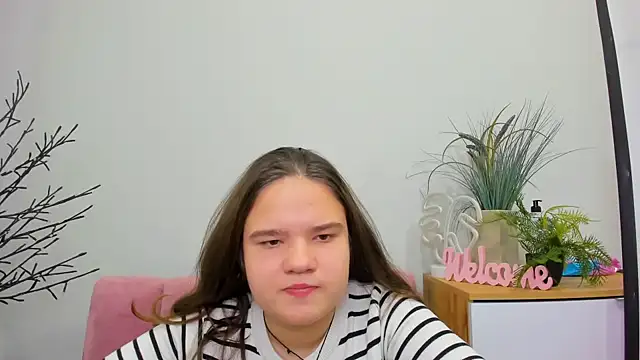 Snapshot of AdeleCruz chatting on 02/02/25, 01:19 AdeleCruz online show from 02/02/25, 01:19