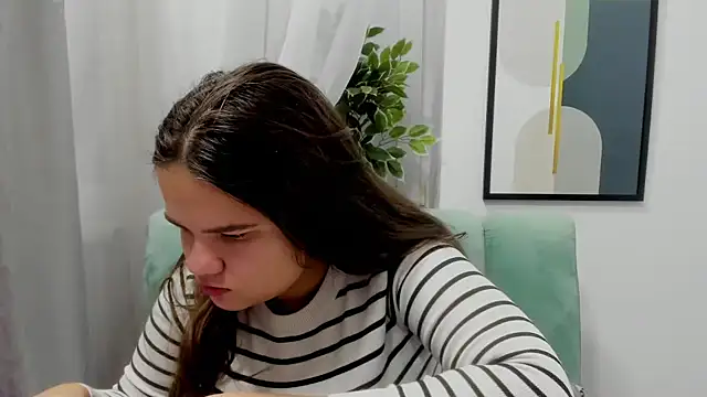 Snapshot of AdeleCruz chatting on 02/03/25, 01:08 AdeleCruz online show from 02/03/25, 01:08