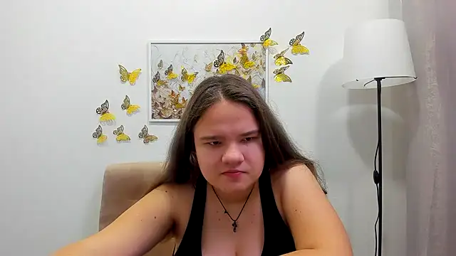 Snapshot of AdeleCruz chatting on 02/08/25, 01:11 AdeleCruz online show from 02/08/25, 01:11