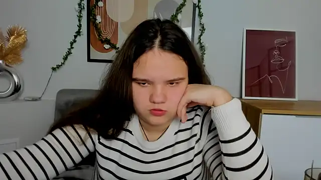 Snapshot of AdeleCruz chatting on 02/14/25, 04:31 AdeleCruz online show from 02/14/25, 04:31