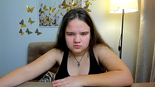 Snapshot of AdeleCruz chatting on 02/16/25, 11:16 AdeleCruz online show from 02/16/25, 11:16