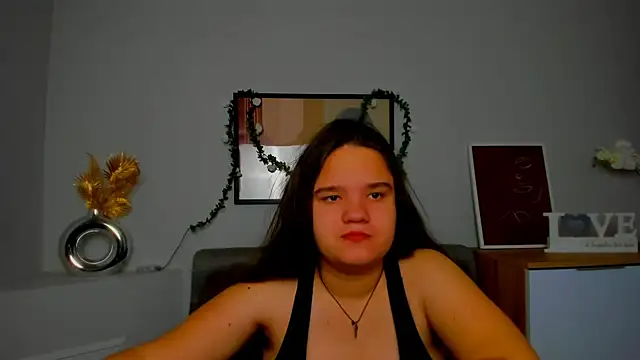 Snapshot of AdeleCruz chatting on 02/22/25, 01:02 AdeleCruz online show from 02/22/25, 01:02