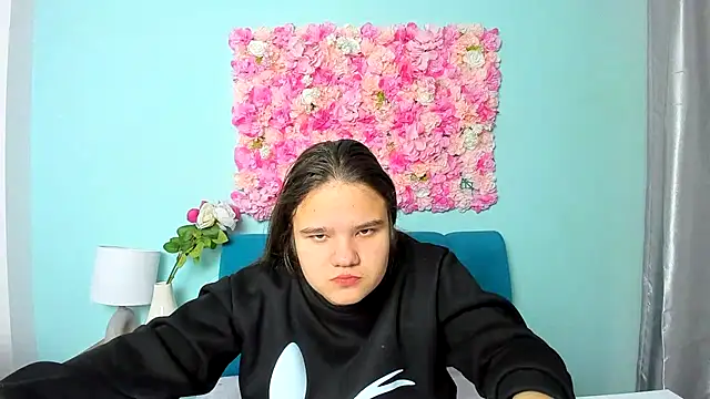 Snapshot of AdeleCruz chatting on 02/24/25, 12:59 AdeleCruz online show from 02/24/25, 12:59