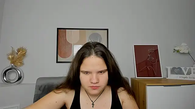 Snapshot of AdeleCruz chatting on 03/01/25, 01:07 AdeleCruz online show from 03/01/25, 01:07