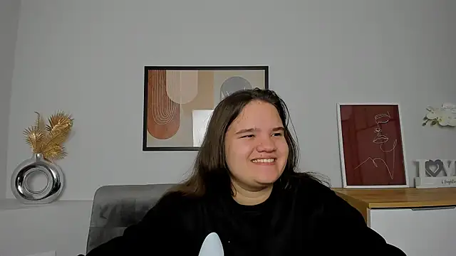 Snapshot of AdeleCruz chatting on 03/03/25, 01:20 AdeleCruz online show from 03/03/25, 01:20