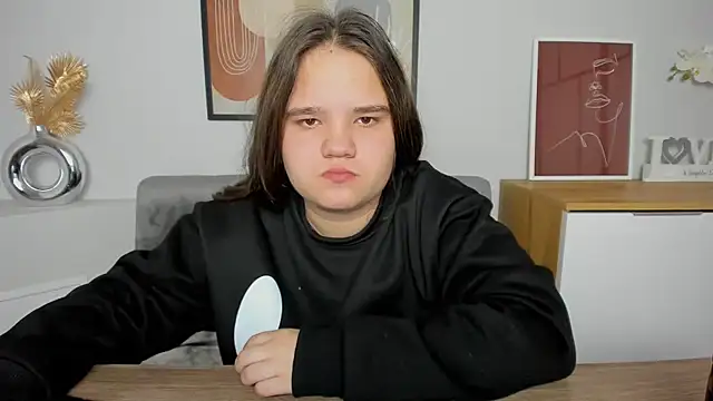 Snapshot of AdeleCruz chatting on 03/03/25, 04:24 AdeleCruz online show from 03/03/25, 04:24