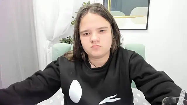 Snapshot of AdeleCruz chatting on 03/04/25, 04:30 AdeleCruz online show from 03/04/25, 04:30