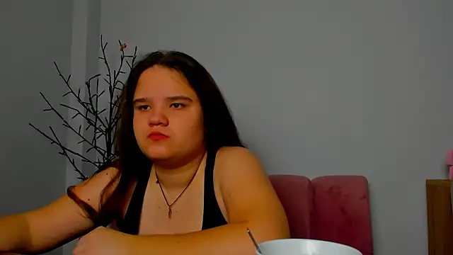 Snapshot of AdeleCruz chatting on 03/16/25, 01:06 AdeleCruz online show from 03/16/25, 01:06