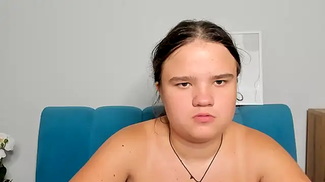 Snapshot of AdeleCruz chatting on 10/02/25, 12:23 AdeleCruz online show from 10/02/25, 12:23