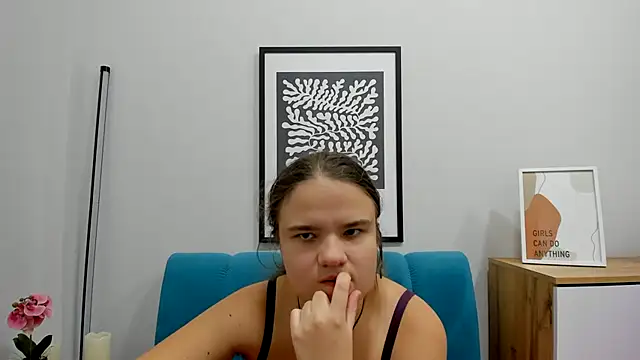 Snapshot of AdeleCruz chatting on 11/08/25, 01:11 AdeleCruz online show from 11/08/25, 01:11