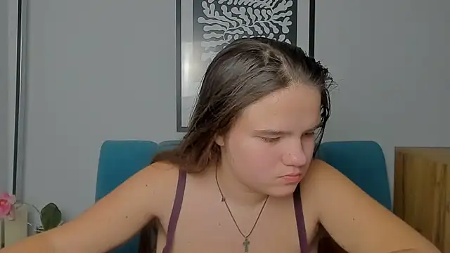 Snapshot of AdeleCruz chatting on 01/15/26, 01:16 AdeleCruz online show from 01/15/26, 01:16