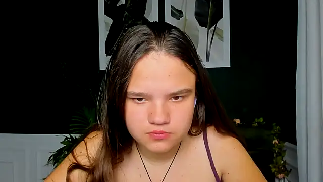 Snapshot of AdeleCruz chatting on 05/02/26, 11:59 AdeleCruz online show from 05/02/26, 11:59