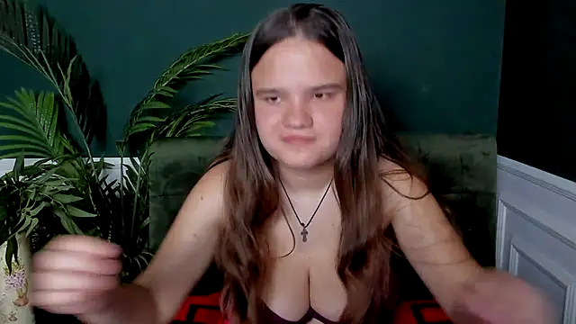 Snapshot of AdeleCruz chatting on 05/19/26, 12:11 AdeleCruz online show from 05/19/26, 12:11