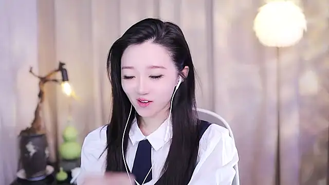 Snapshot of Zoe-99 chatting on 11/04/25, 09:52 Zoe-99 online show from 11/04/25, 09:52