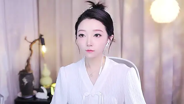 Snapshot of Zoe-99 chatting on 12/03/25, 09:29 Zoe-99 online show from 12/03/25, 09:29