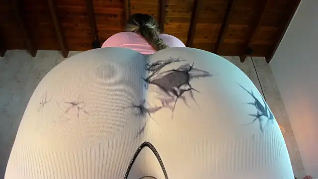 Marttina Ruiz online show from 12/22/25, 07:33