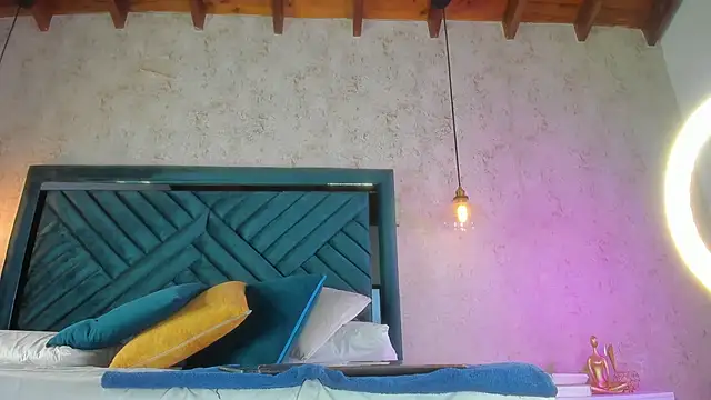 Marttina Ruiz online show from 04/11/26, 07:29