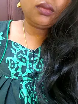 Snapshot of kanikasree chatting on 10/21/25, 05:52 kanikasree online show from 10/21/25, 05:52