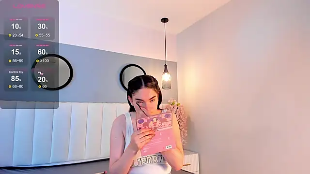 chelsea bolton  online show from 04/05/26, 12:35