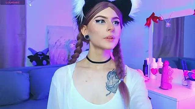 Emily  Mooree online show from 01/27/25, 07:14