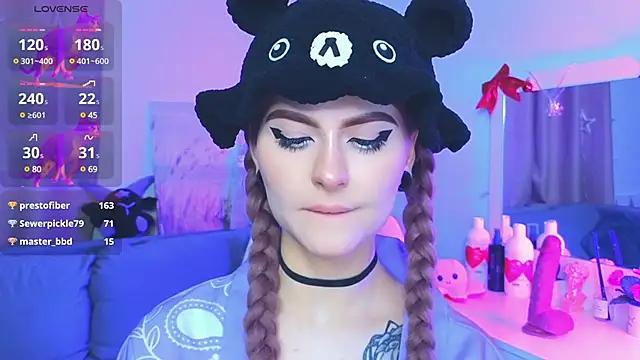 Emily  Mooree online show from 01/30/25, 07:18