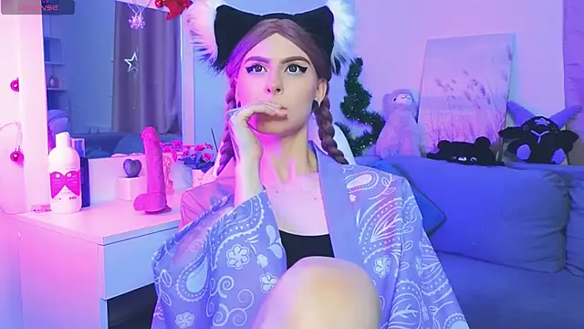 Emily  Mooree online show from 01/31/25, 07:18