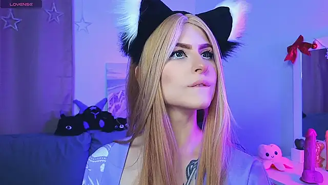 Emily  Mooree online show from 02/08/25, 04:14