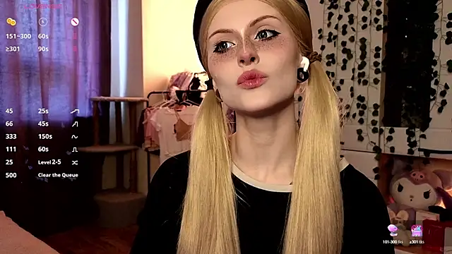 Emily  Mooree online show from 10/05/25, 09:07