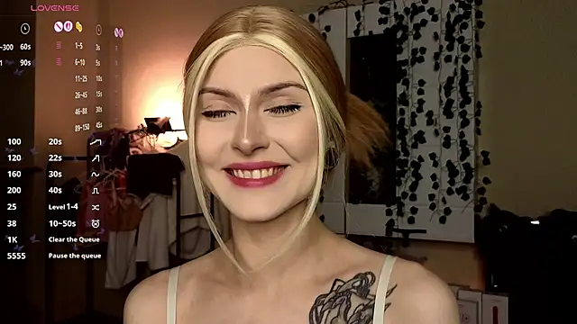 Emily  Mooree online show from 11/05/25, 03:17