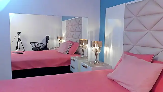 KarenSims online show from 03/04/25, 07:32