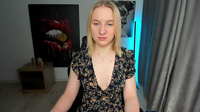 Snapshot of BeautyBlondy chatting on 02/09/25, 04:29 BeautyBlondy online show from 02/09/25, 04:29