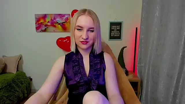 Snapshot of BeautyBlondy chatting on 02/26/25, 04:35 BeautyBlondy online show from 02/26/25, 04:35