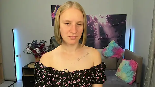 Snapshot of BeautyBlondy chatting on 09/11/25, 12:05 BeautyBlondy online show from 09/11/25, 12:05