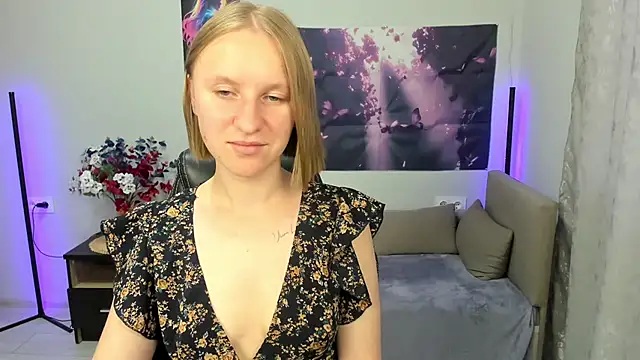 Snapshot of BeautyBlondy chatting on 09/14/25, 12:26 BeautyBlondy online show from 09/14/25, 12:26