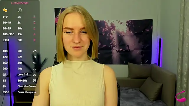 Snapshot of BeautyBlondy chatting on 10/27/25, 01:26 BeautyBlondy online show from 10/27/25, 01:26