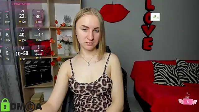 Snapshot of BeautyBlondy chatting on 11/21/25, 01:10 BeautyBlondy online show from 11/21/25, 01:10