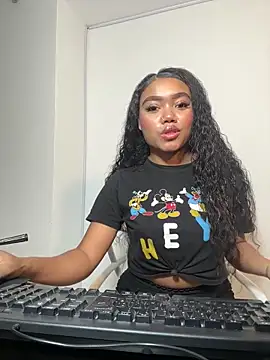 Snapshot of JasmineRose7 chatting on 11/26/25, 11:06 JasmineRose7 online show from 11/26/25, 11:06