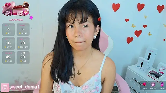 Snapshot of sweet_dania_ chatting on 02/23/25, 05:45 sweet dania online show from 02/23/25, 05:45