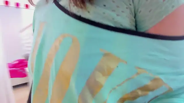 Snapshot of MiaQueen021 chatting on 03/13/25, 12:35 MiaQueen021 online show from 03/13/25, 12:35