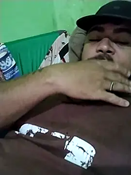 safado0027 online show from 12/15/25, 08:46