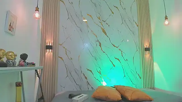 Snapshot of gabriela_cortez chatting on 02/07/26, 12:31 gabriela cortez online show from 02/07/26, 12:31