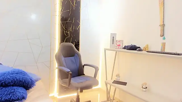 Snapshot of gabriela_cortez chatting on 02/25/26, 02:43 gabriela cortez online show from 02/25/26, 02:43