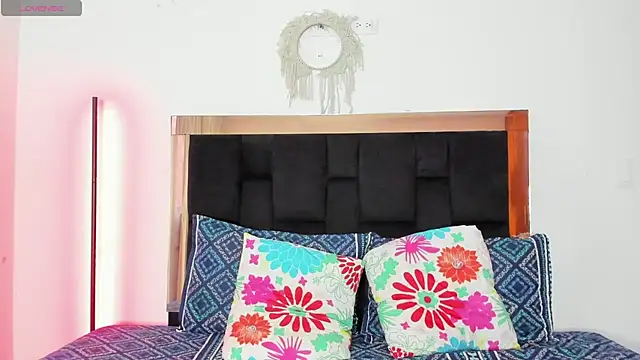 Snapshot of Carorosse chatting on 11/09/25, 10:30 Carorosse online show from 11/09/25, 10:30