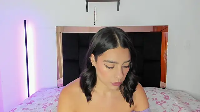 Snapshot of Carorosse chatting on 12/16/25, 08:14 Carorosse online show from 12/16/25, 08:14