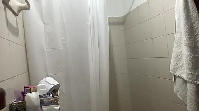 LunaBeya online show from 11/07/25, 11:05