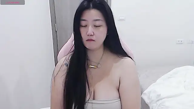 minnie9009 online show from 11/18/25, 08:08