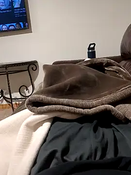 young18dick  online show from 01/08/25, 09:21